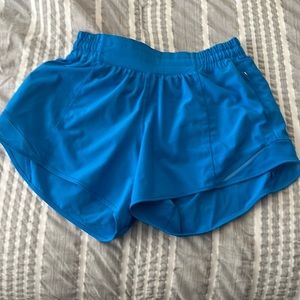 Poolside blue LULULEMON hotty hot shorts! 4” length!